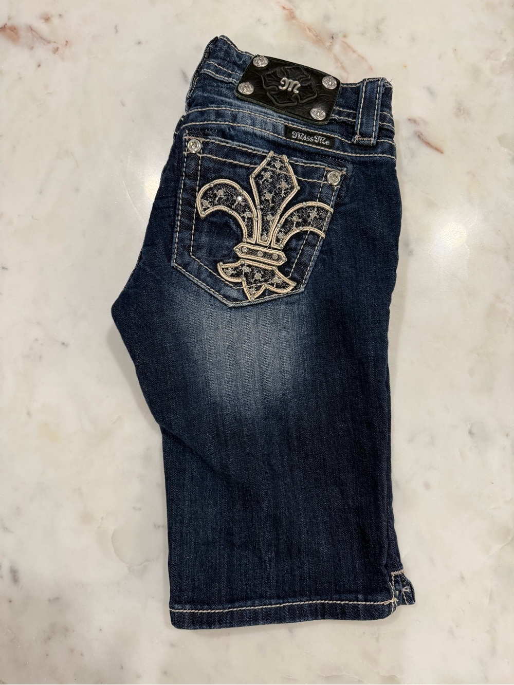 Miss Me Bermuda Short Jeans Fleur-de-Lis Pocket-Size 24